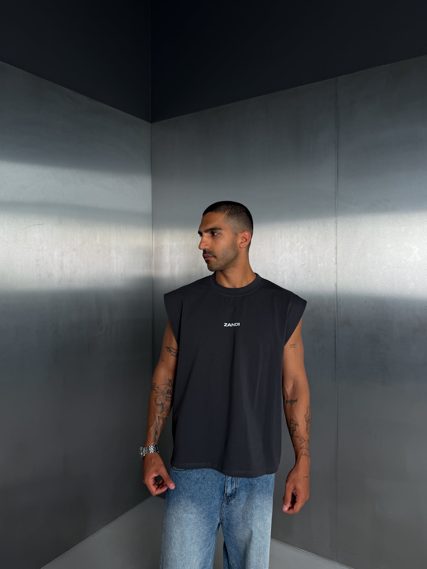 Graffiti Sleeveless Tee "Nida is Calling"