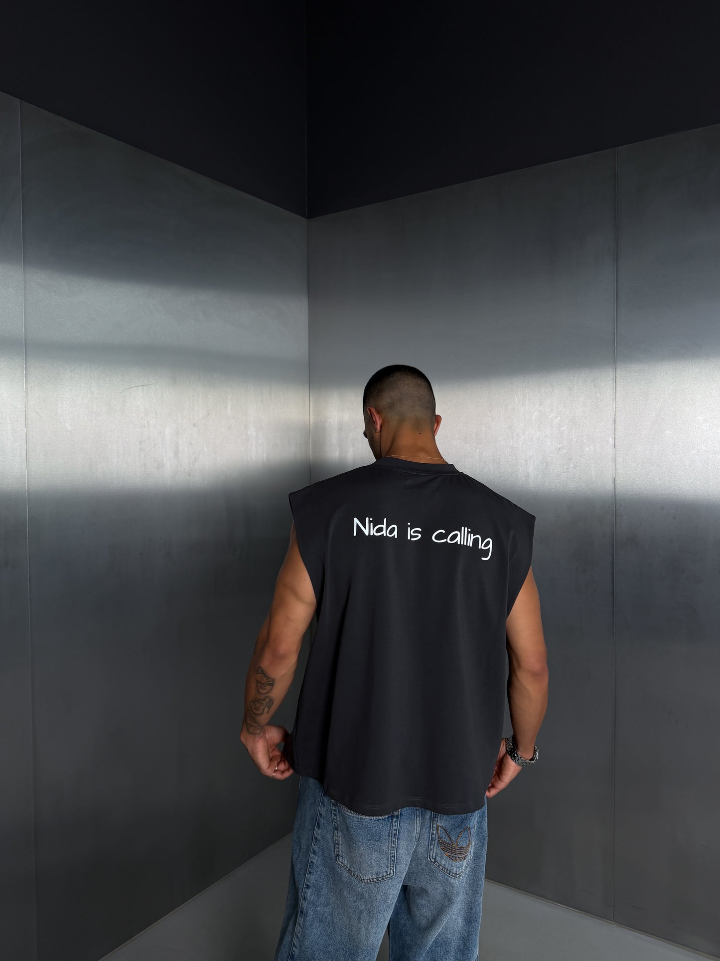 Graffiti Sleeveless Tee "Nida is Calling"